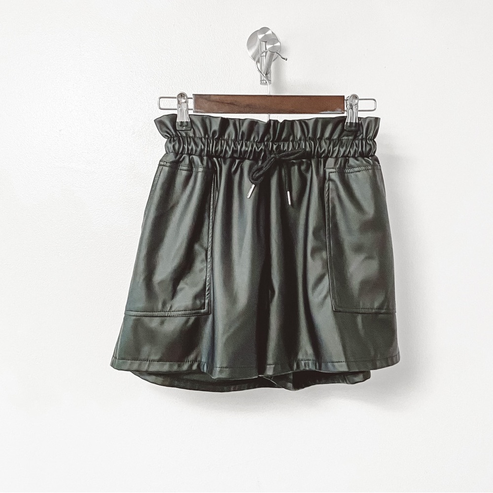 Hyfve Faux Leather Fall Winter Chic Casual Chic High Waist Shorts Black Small